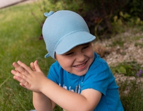 Baby Nellys Baby Nellys Lehký mušelínový šátek s kšiltem na zavazování + mašle, modrý 80-98 (9-36m) - obrázek 5