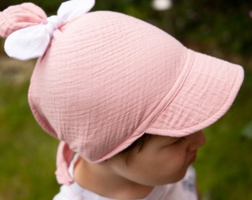 Baby Nellys Baby Nellys Lehký mušelínový šátek s kšiltem na zavazování + mašle, pudrový 80-98 (9-36m) - obrázek 5
