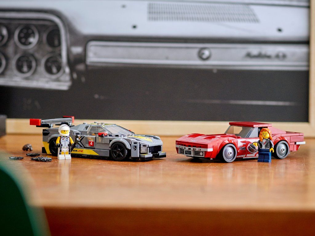 LEGO Chevrolet Corvette C8.R a 1968 Chevrolet Corvette 76903 - obrázek 6