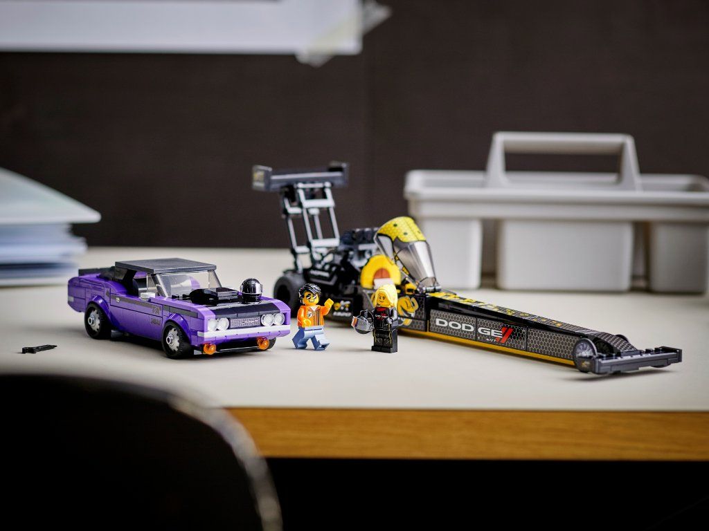 LEGO Mopar Dodge//SRT Top Fuel Dragster a 1970 Dodge Challenger T/A 76904 - obrázek 12