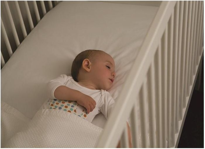 DREAMBABY Snímač pohybu Led noční světlo rotační - obrázek 3