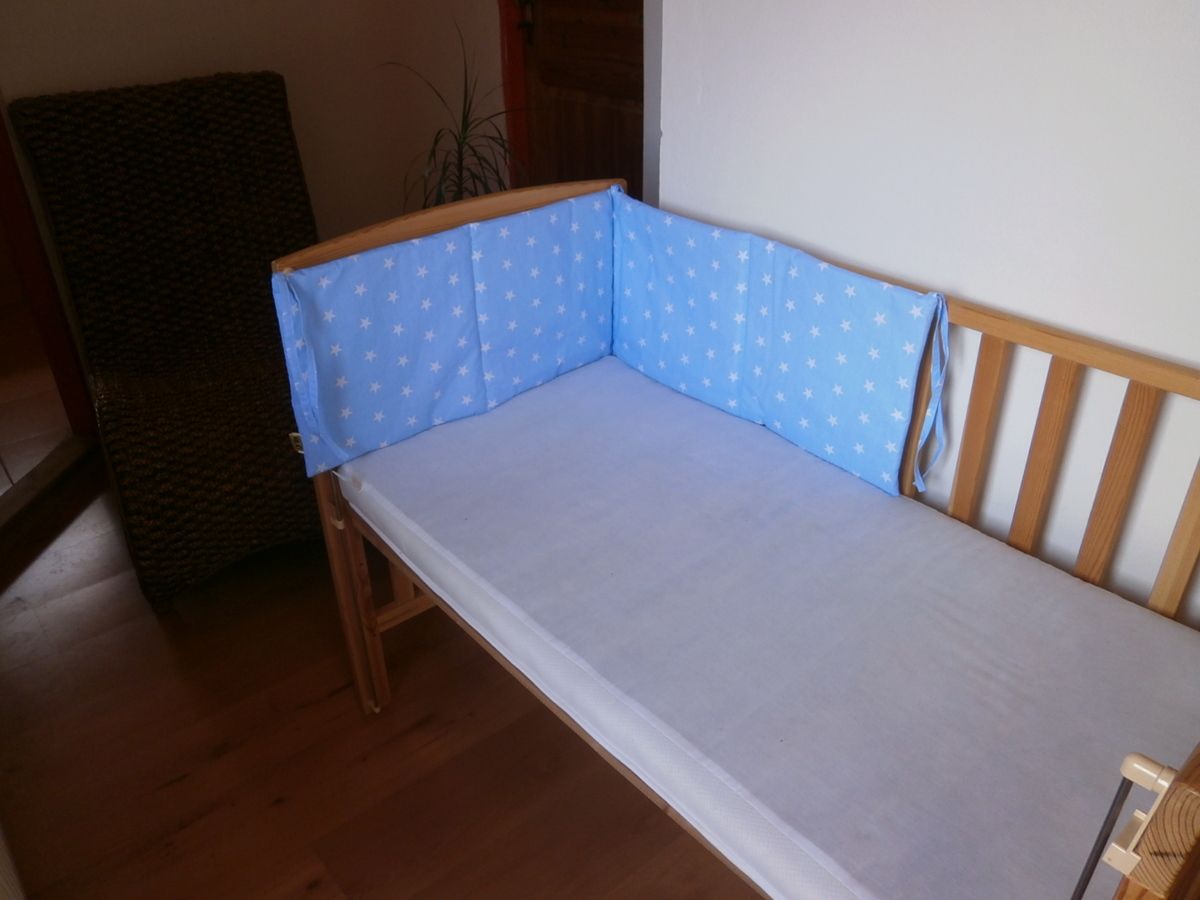 KHC Mantinel do postýlky 120 cm Hvězdy na modré 4-bodový 100% bavlna - obrázek 1