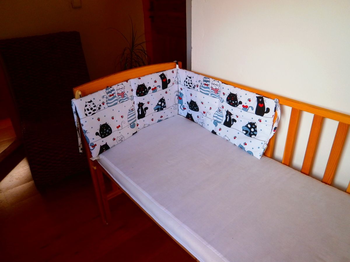 KHC Výhodný set 3ks Kojící těhotenský polštář+Zavinovačka+Mantinel do postýlky Kočičky - obrázek 8