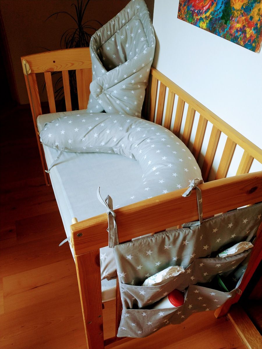 KHC Výhodný set 4ks Kojící těhotenský polštář+Zavinovačka+Mantinel do postýlky+Kapsář Hvězdy šedá - obrázek 1