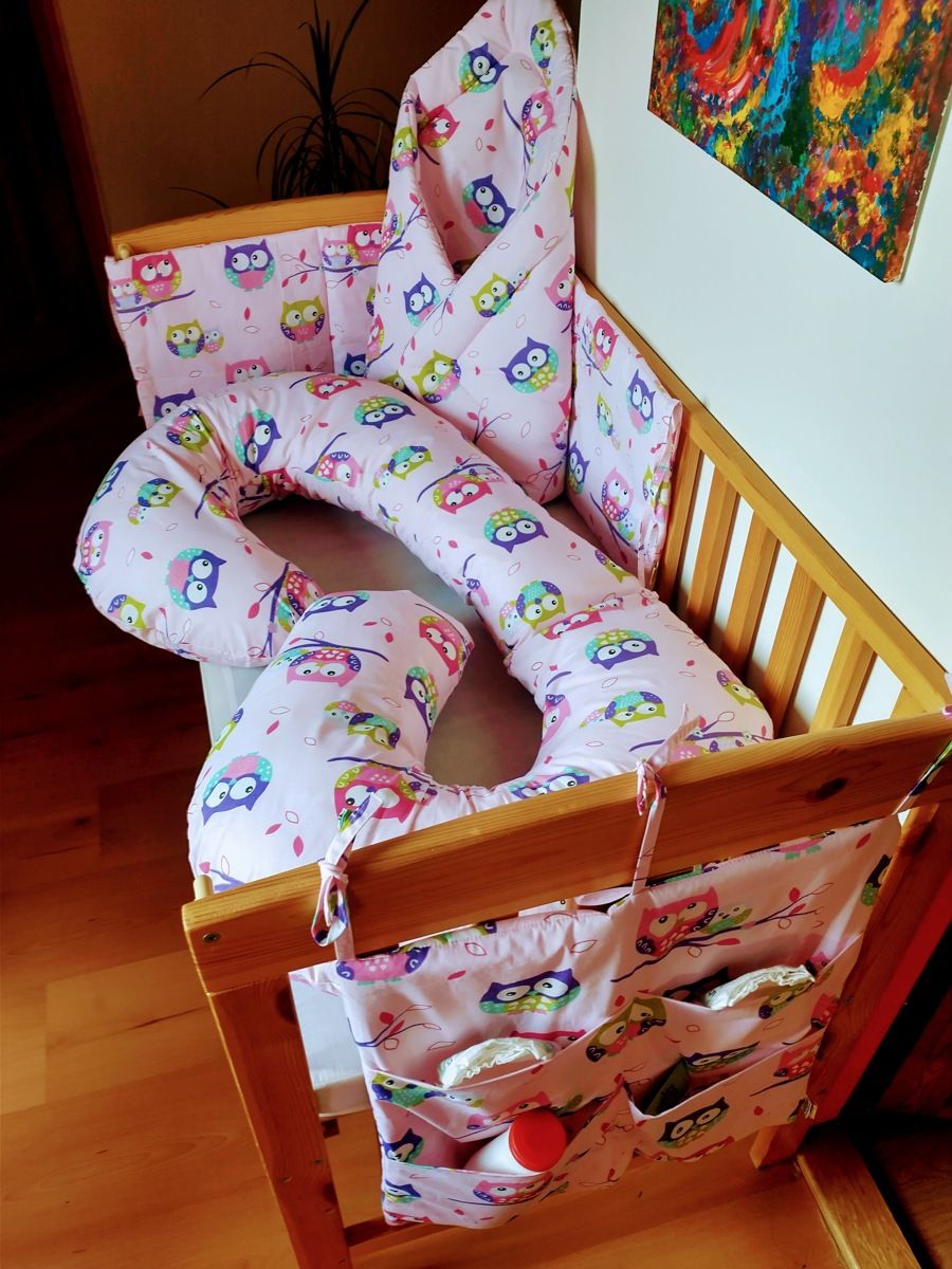 KHC Výhodný set 4ks Těhotenský kojící polštář+Zavinovačka+Mantinel do postýlky+Kapsář Sovy na růžové - obrázek 1