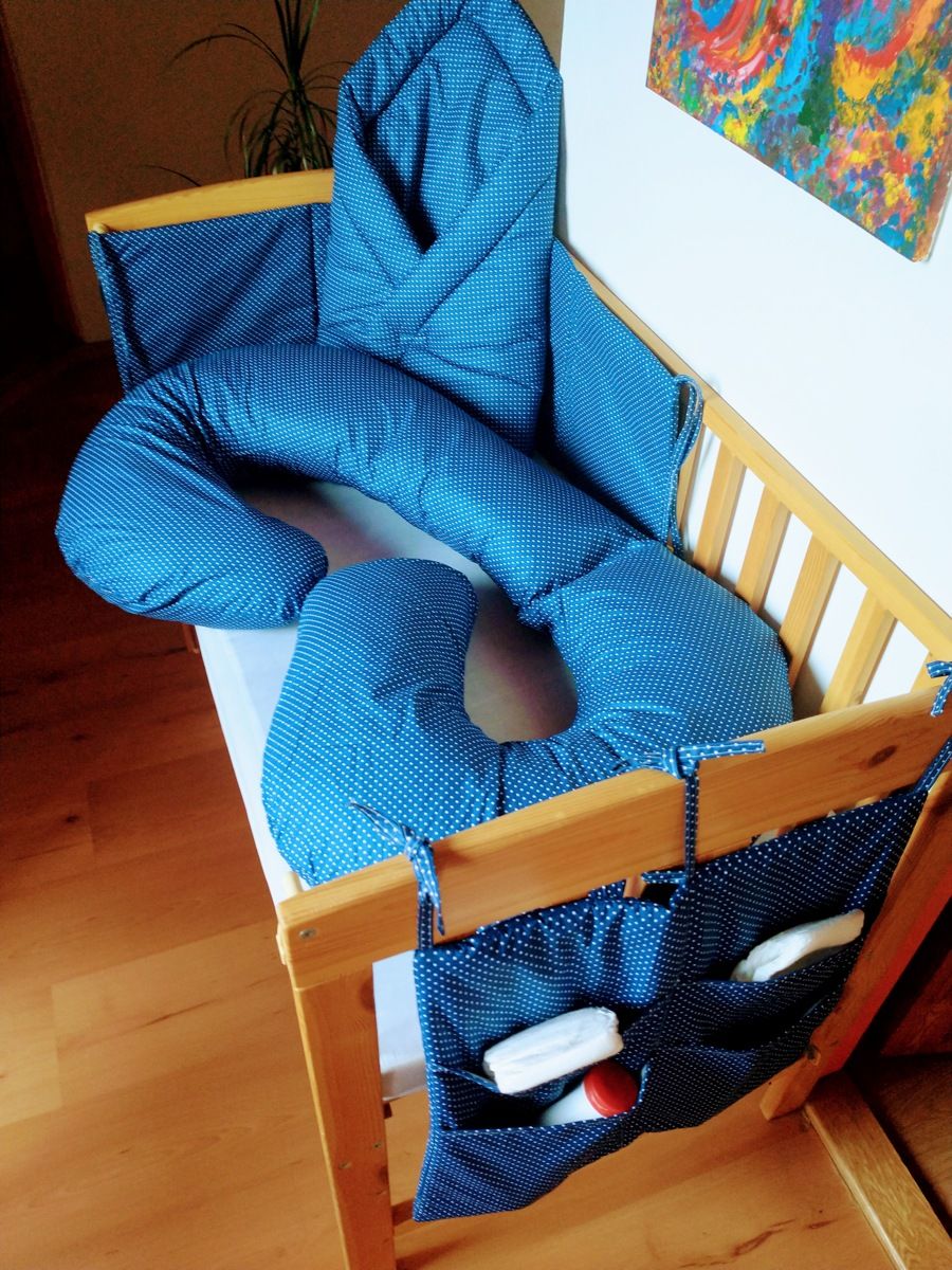 KHC Výhodný set 4ks Těhotenský kojící polštář+Zavinovačka+Mantinel do postýlky+Kapsář Puntíky na modré - obrázek 1