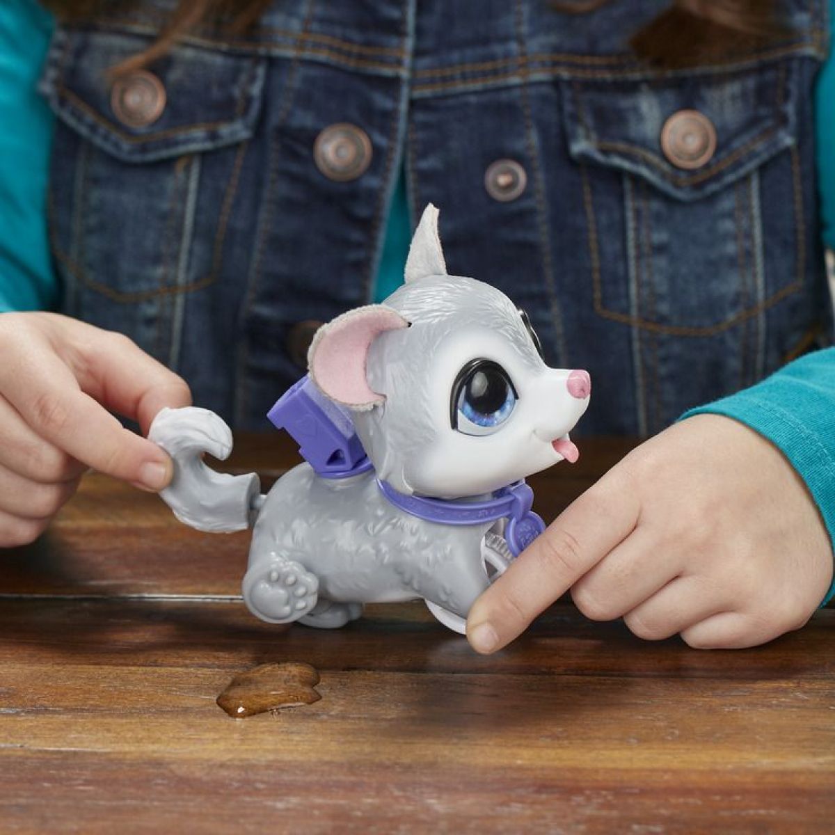 Hasbro FurReal Friends Peealots malý husky - obrázek 3