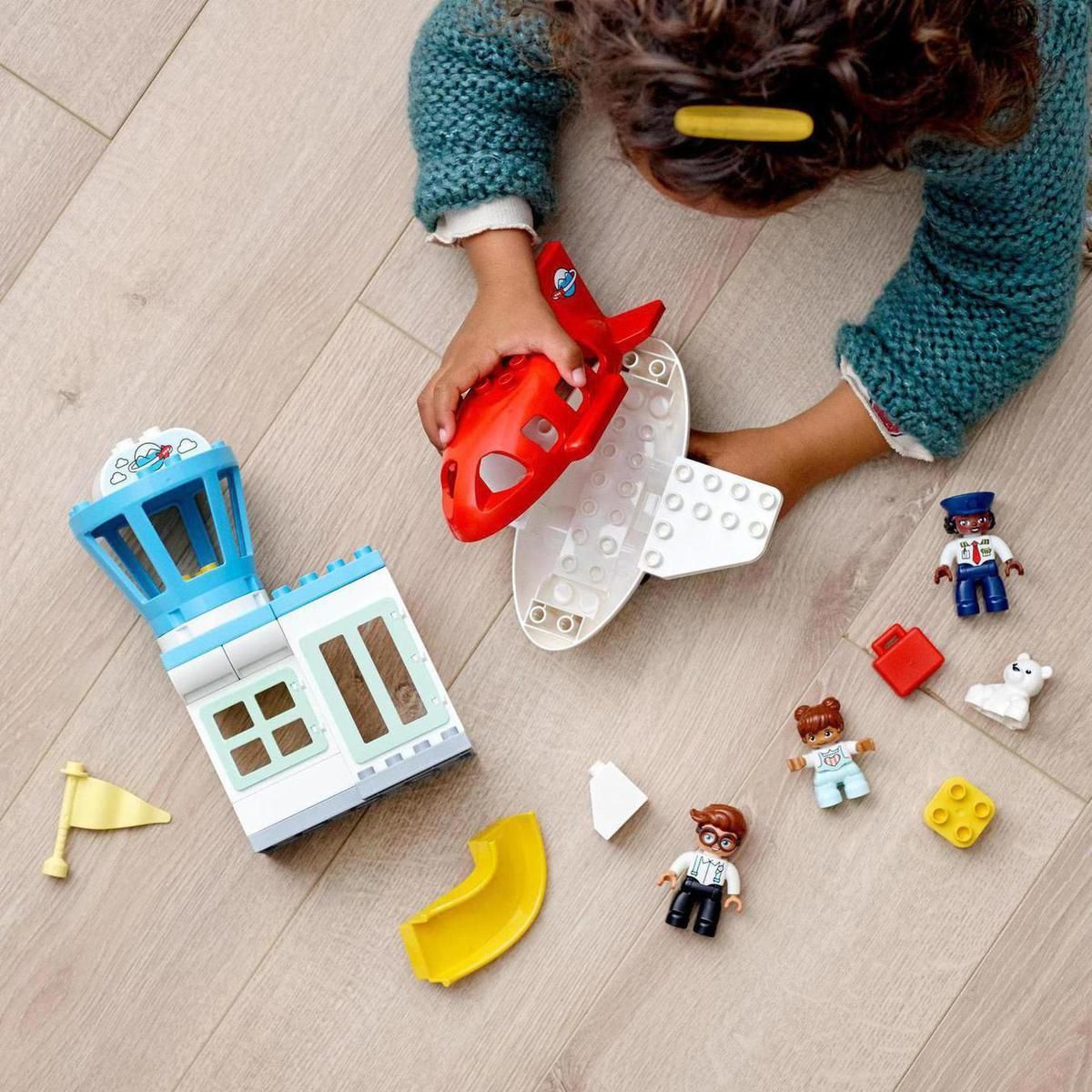 LEGO® DUPLO® Town 10961 Letadlo a letiště - obrázek 4