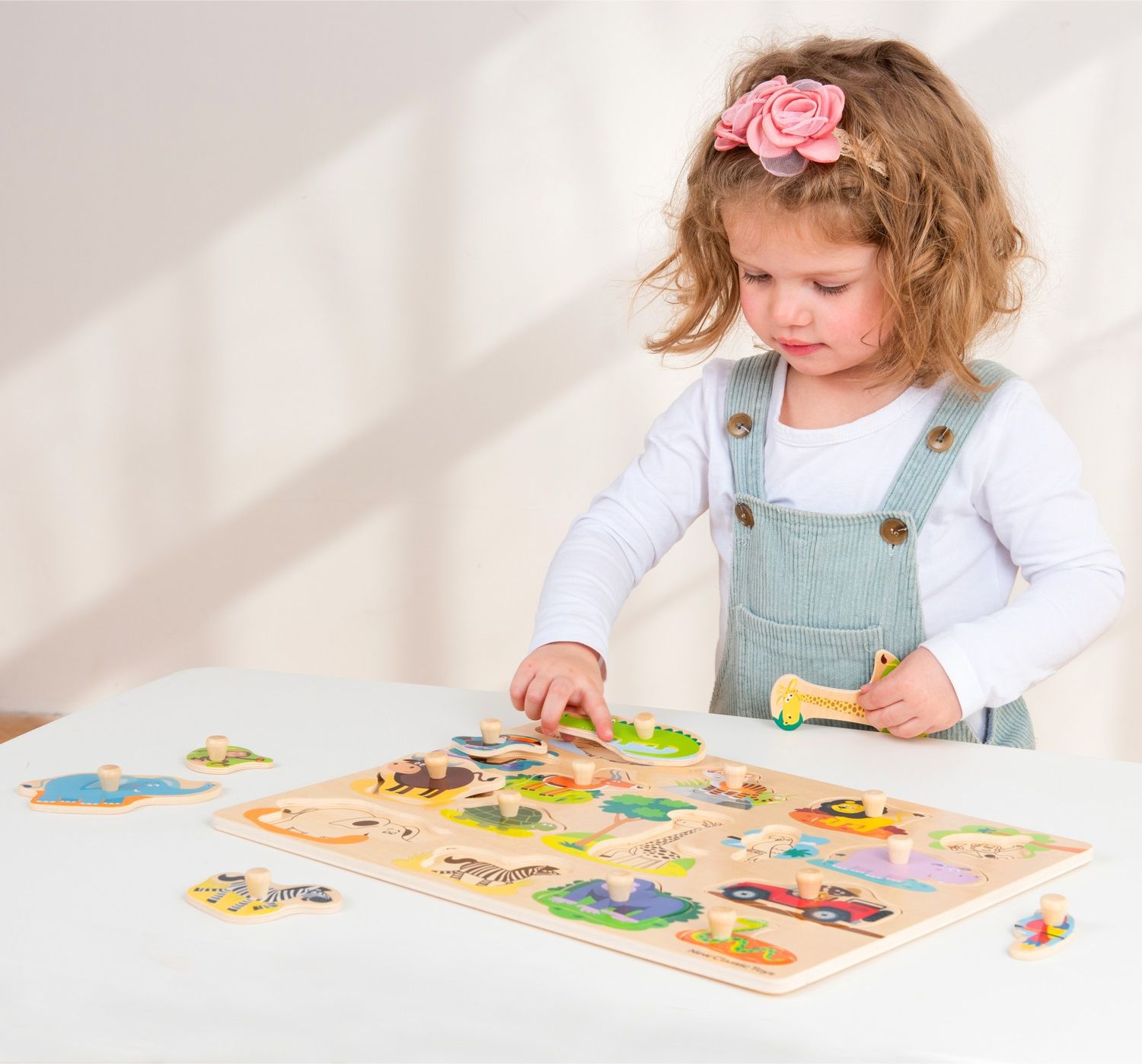New Classic Toys Dřevěné vkládací puzzle safari 16 dílků - obrázek 5