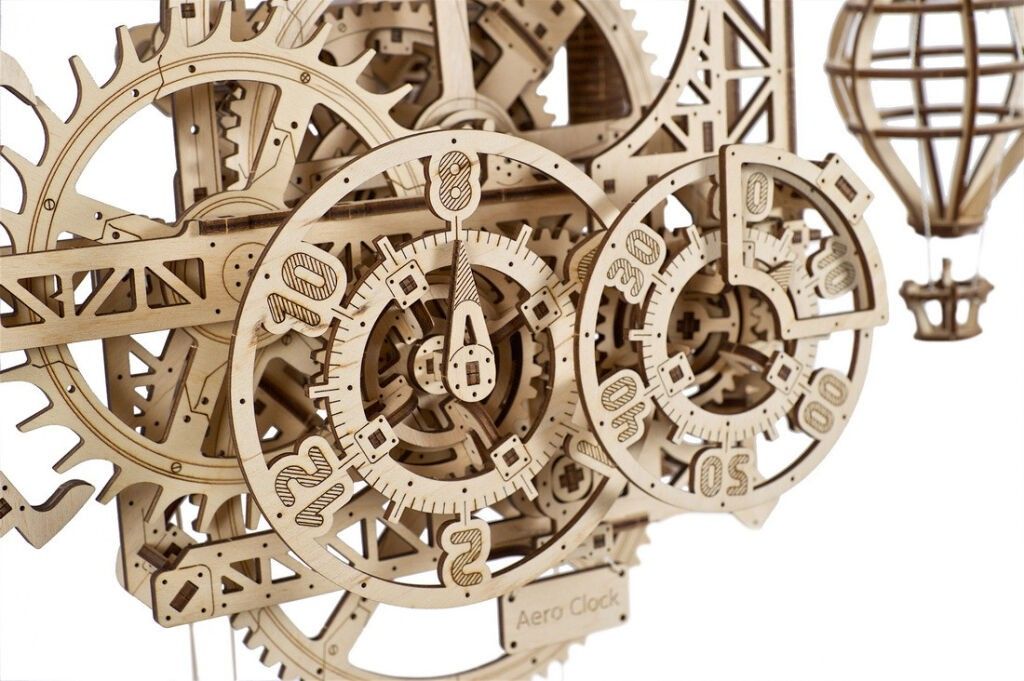 Ugears 3D dřevěné mechanické puzzle Nástěnné hodiny Aero - obrázek 3