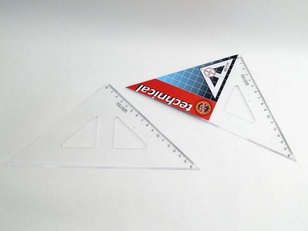 KOH-I-NOOR Trojúhelník 45/177 744156 transparentní - obrázek 1