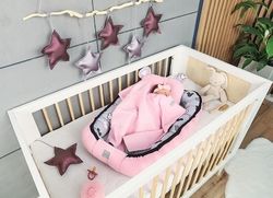 Oboustranné hnízdečko pro miminko s výbavou - MICKEY s růžovou - BabyNellys - obrázek 3