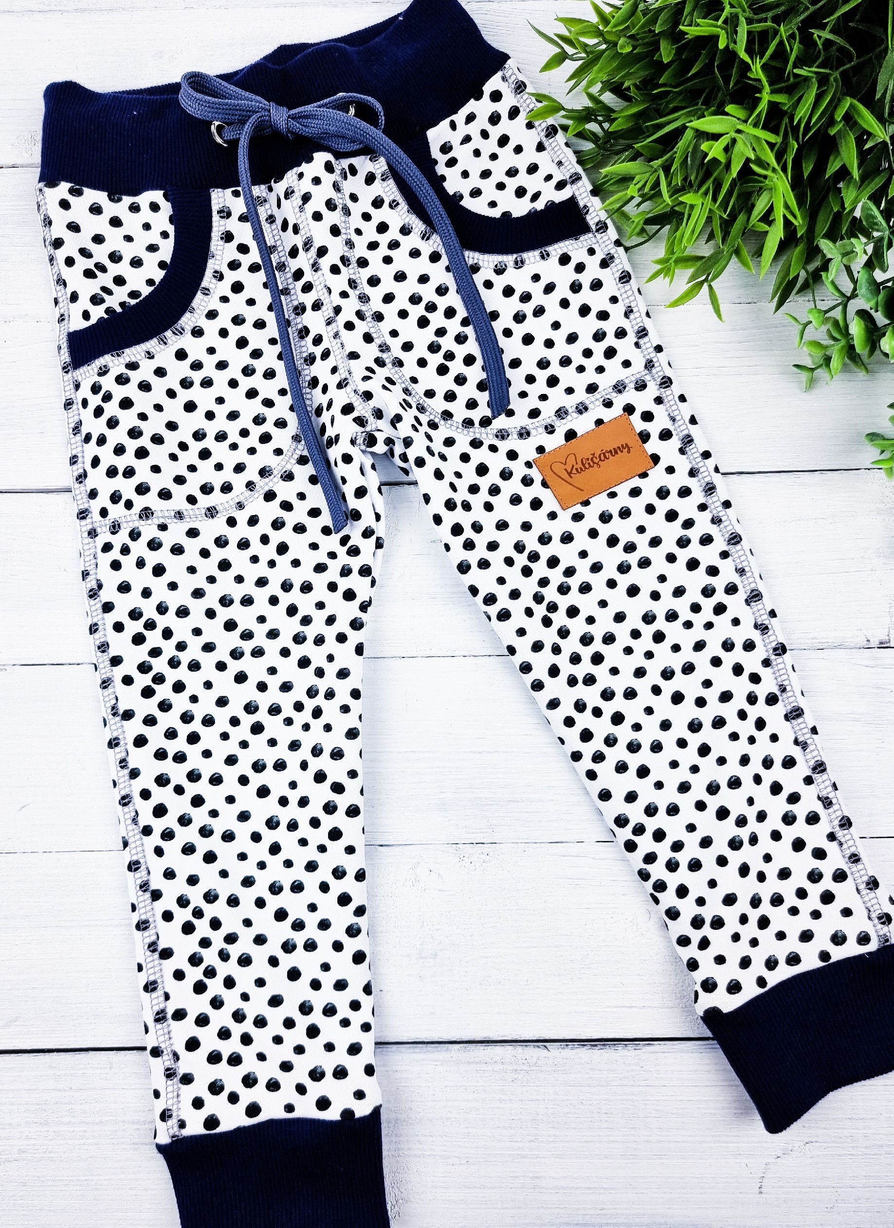 Kulišárny (handmade) Tepláčky ,,ART,, navy VELIKOST: 86-92 - obrázek 1