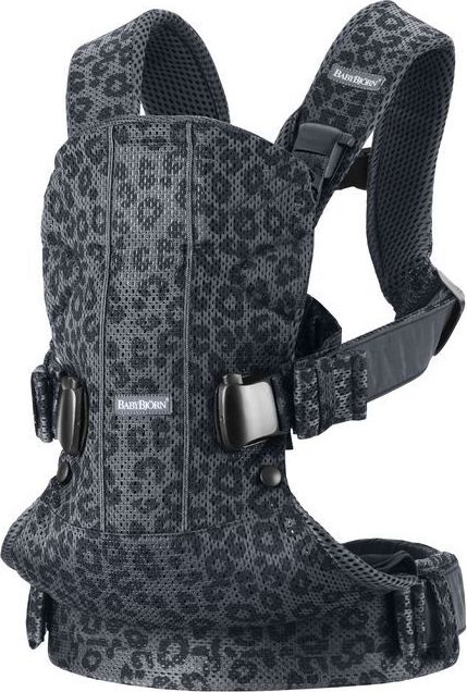 BabyBjörn Ergonomické nosítko One 3D Mesh Anthracite/Leopard 2021 - obrázek 1