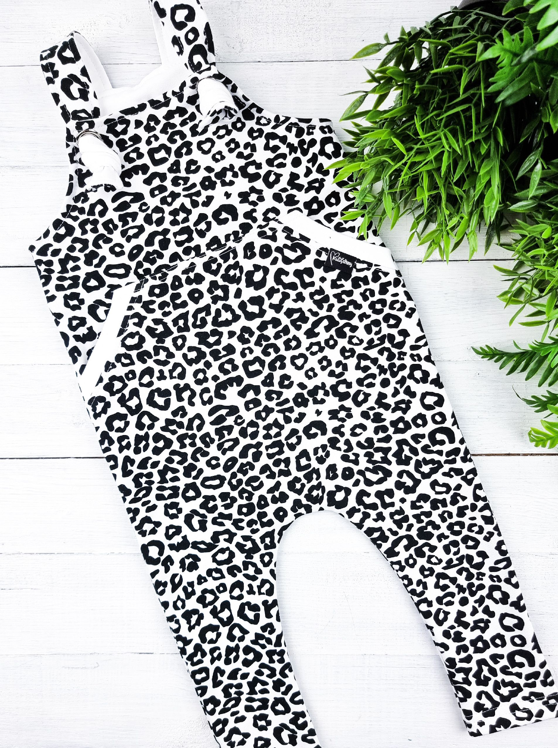 Laclové tepláčky ,,Leopard,, white VELIKOST: 56