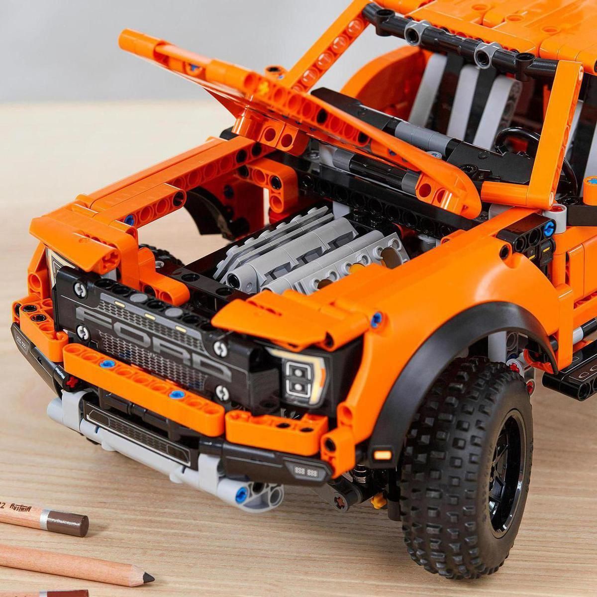 LEGO® Technic 42126 Ford® F-150 Raptor - obrázek 6