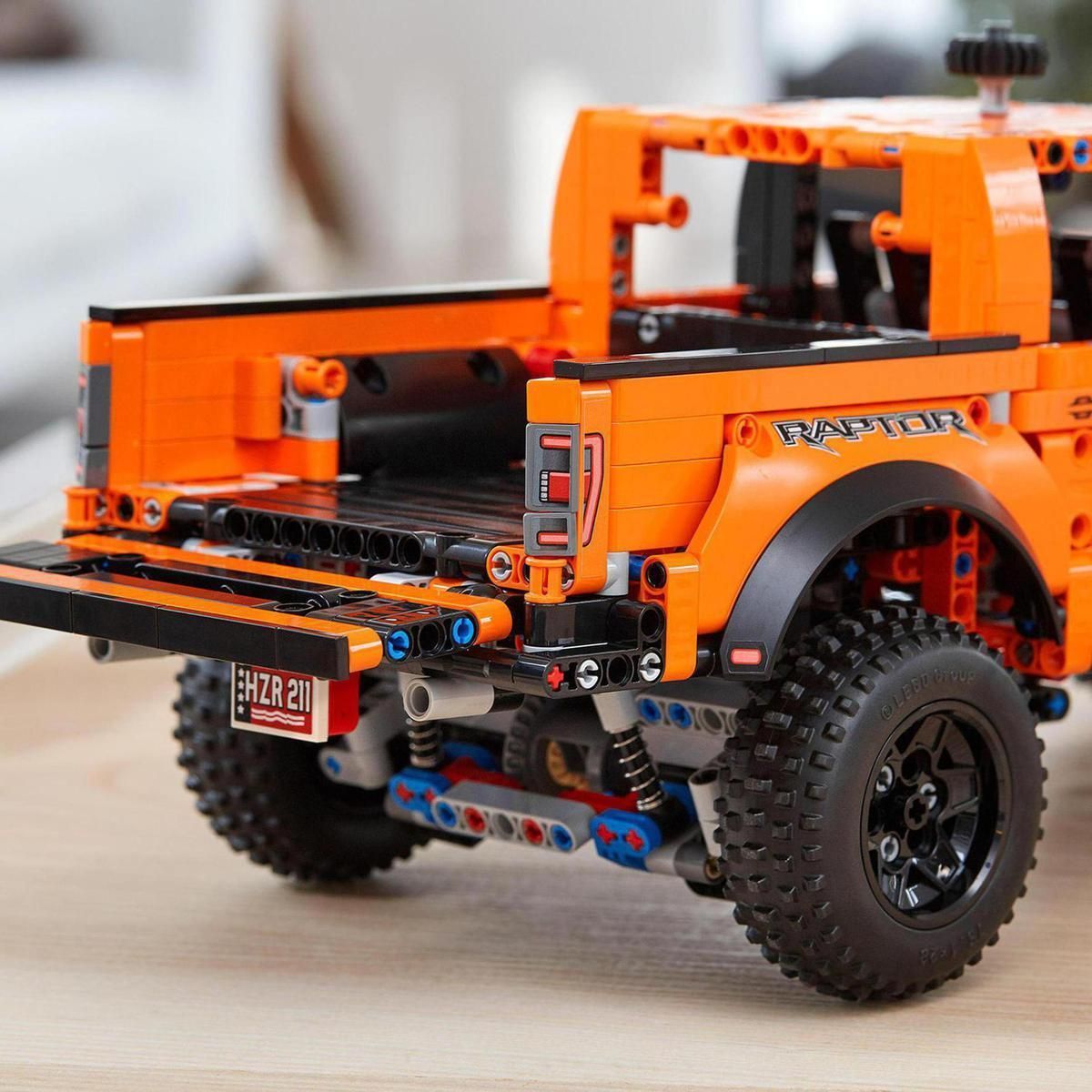 LEGO® Technic 42126 Ford® F-150 Raptor - obrázek 8
