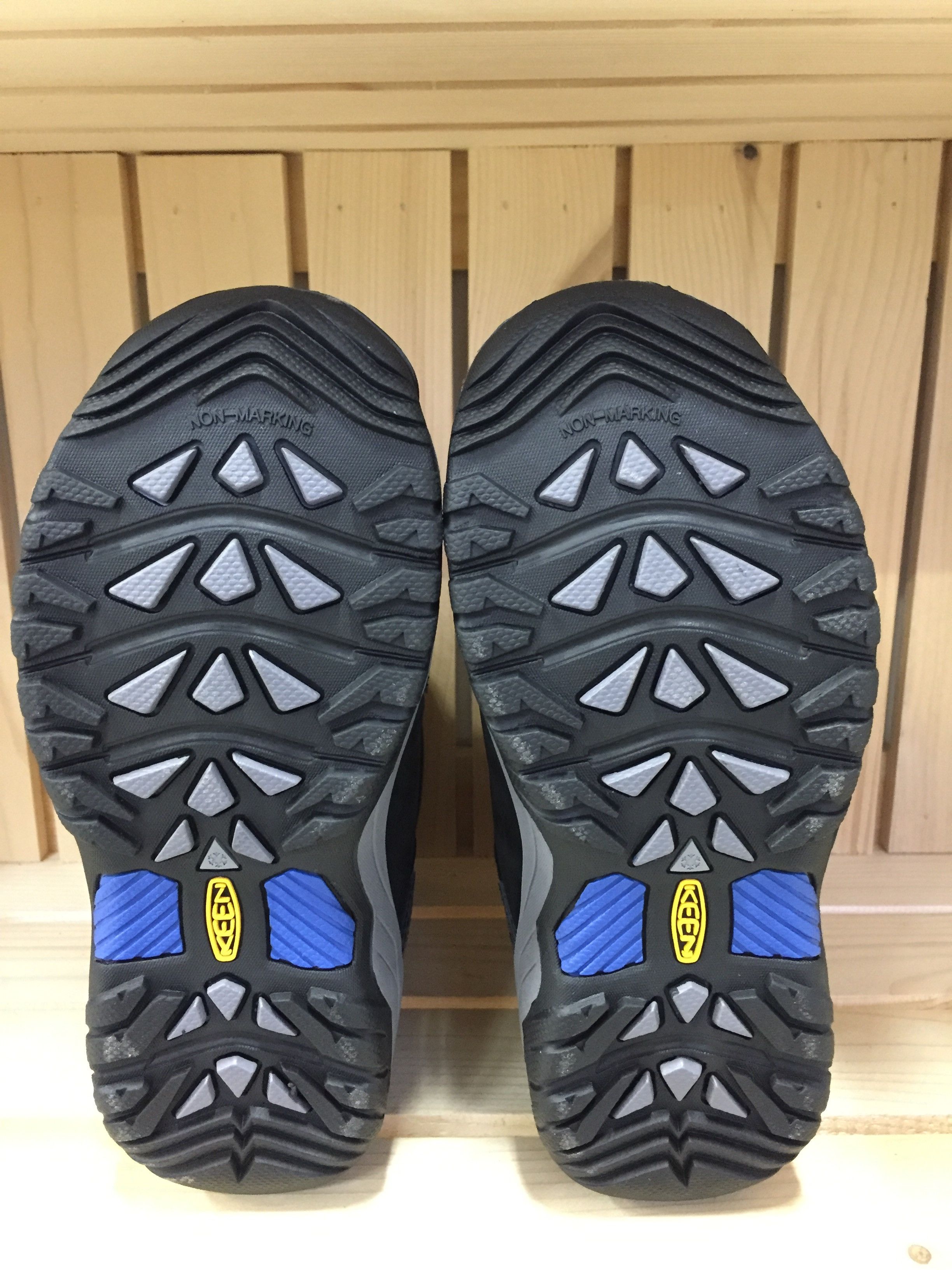Keen Levo Winter WP Black/Baleine Blue Velikost: 32/33 - obrázek 2
